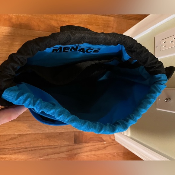 Adidas pull string backpack, excellent condition - Picture 7 of 9